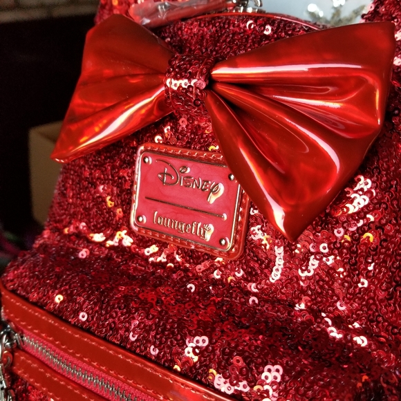loungefly Minnie mouse red sequin minibackpack - Picture 2 of 8